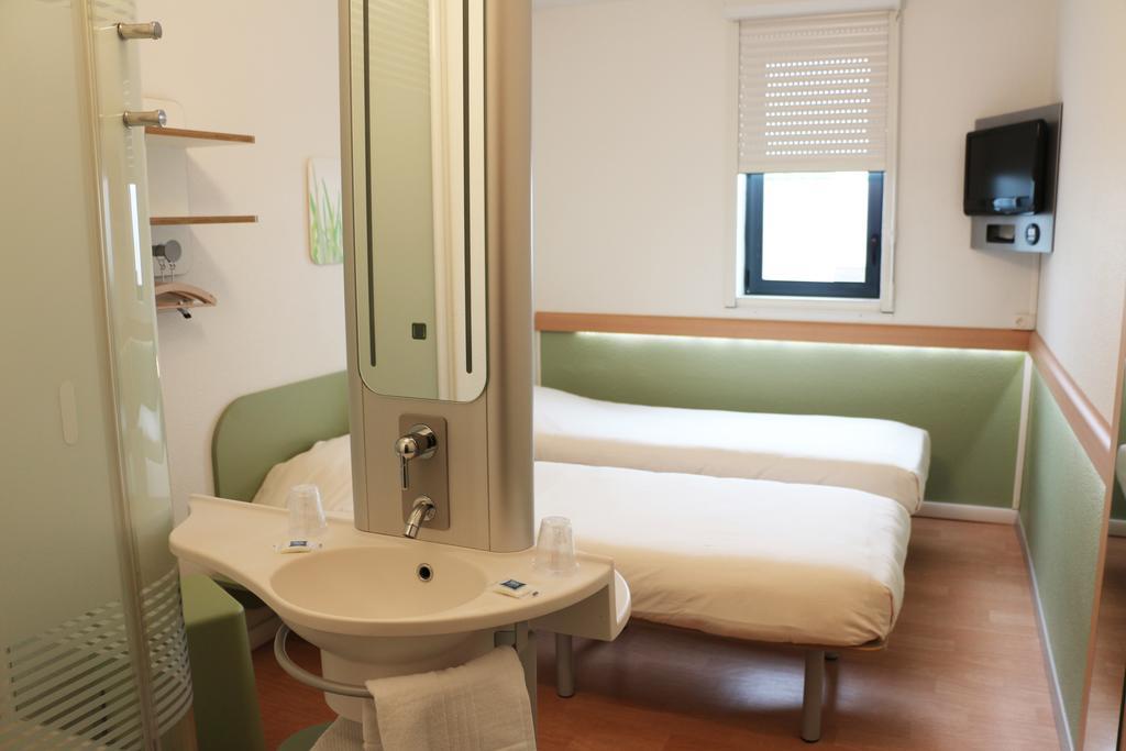 Ibis Budget Castelnaudary - A61 Room photo