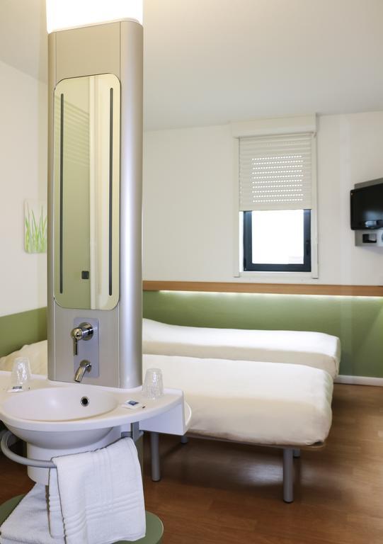 Ibis Budget Castelnaudary - A61 Room photo
